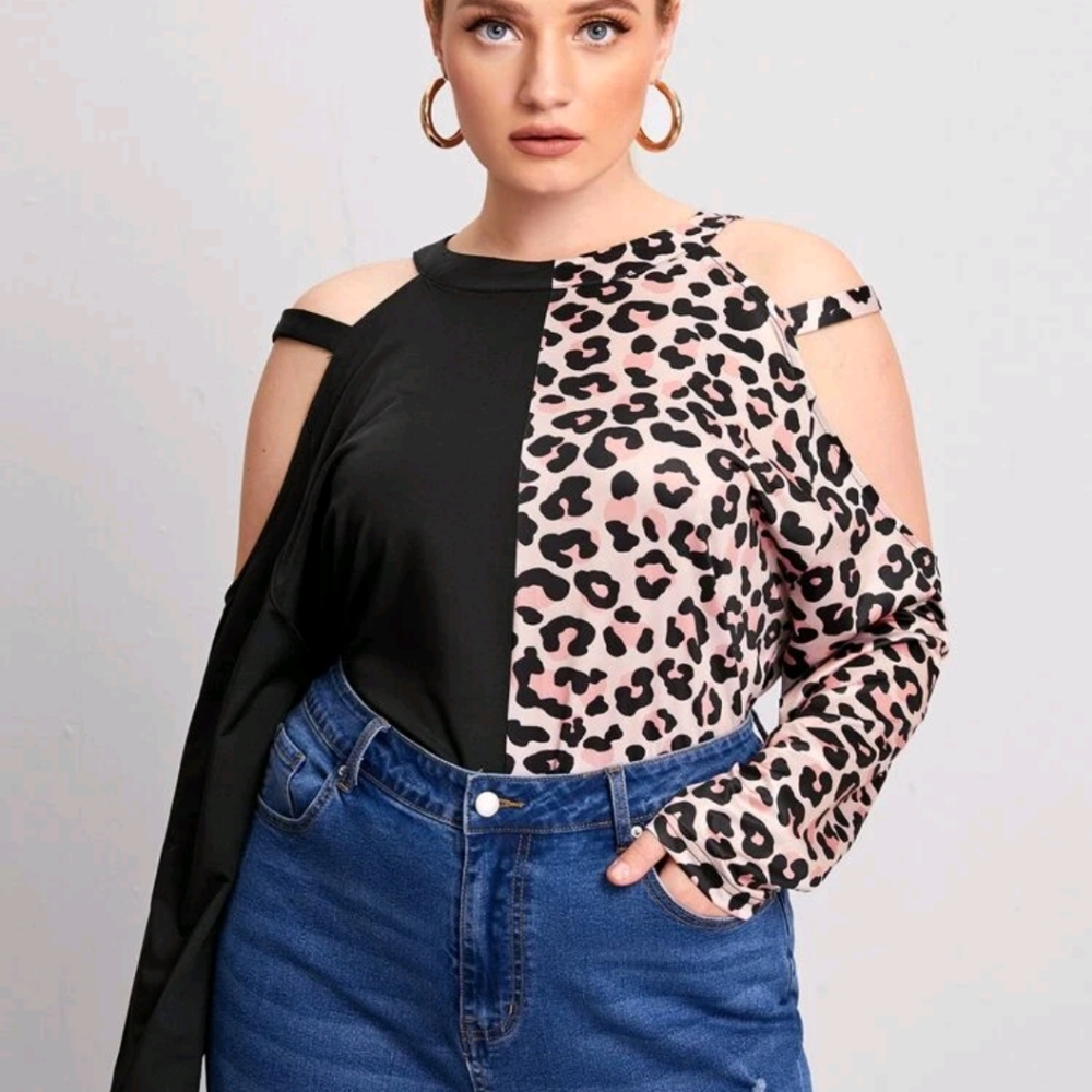 Off the shoulder two colors shirt